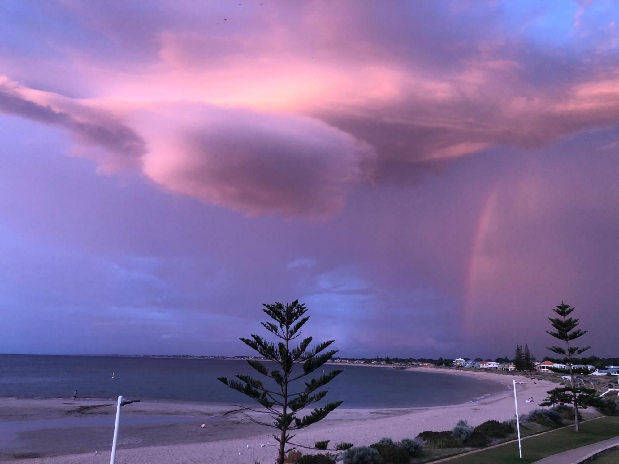 Tempel By The Sea Mandurah Esterno foto