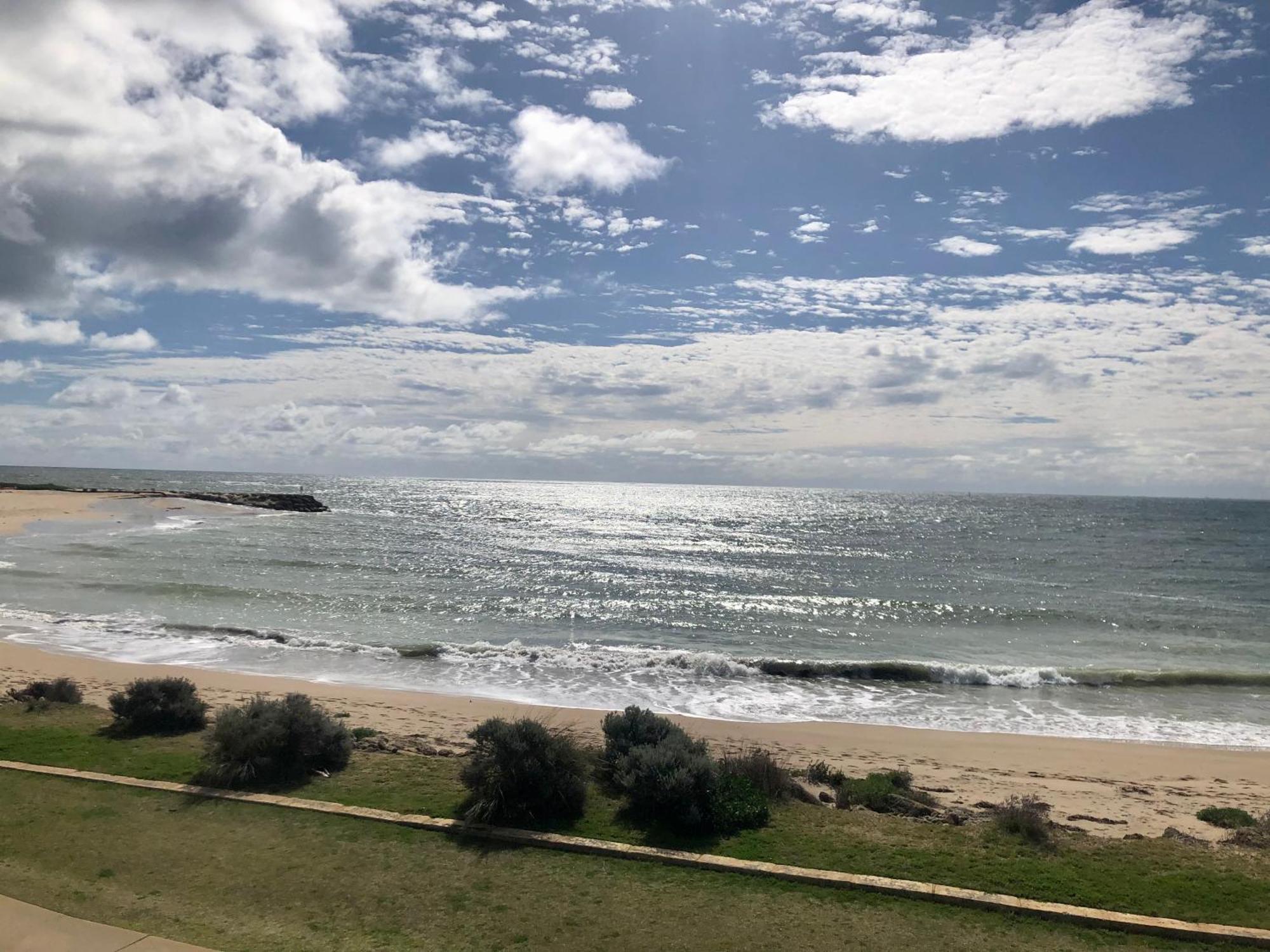 Tempel By The Sea Mandurah Esterno foto