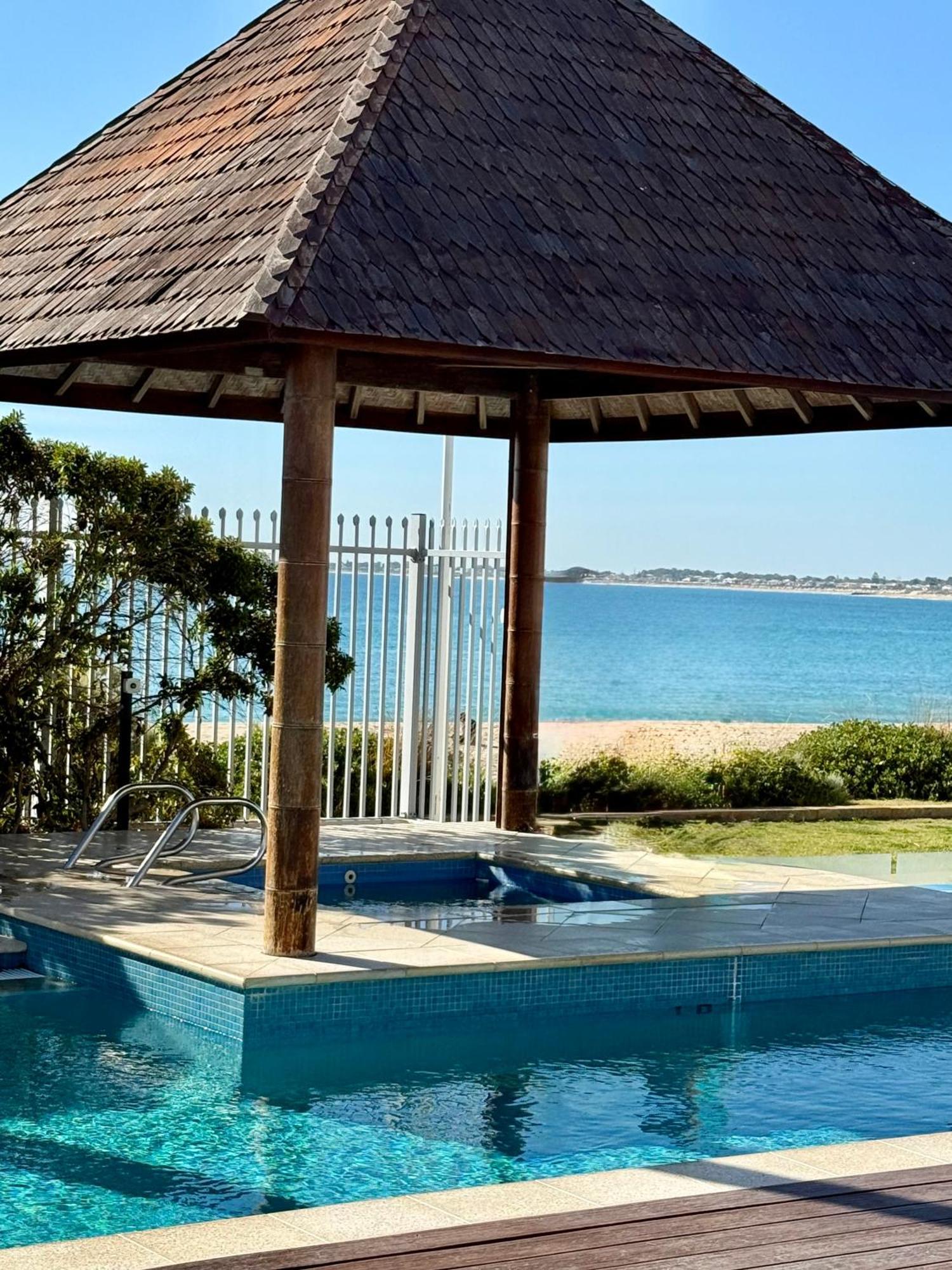 Tempel By The Sea Mandurah Esterno foto